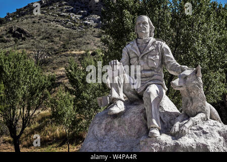 Sculpture dans le mirador de la Bureba, monument de Felix Rodriguez de la Fuente à Poza de la Sal, donnés par Cuarto Milenio, Burgos, Espagne Banque D'Images