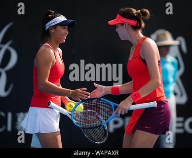 Priscilla Député d'Australie & Ajla Tomljanovic d'Australie jouant double à l'International WTA Sydney 2019 Tournoi de tennis de Premier ministre Banque D'Images