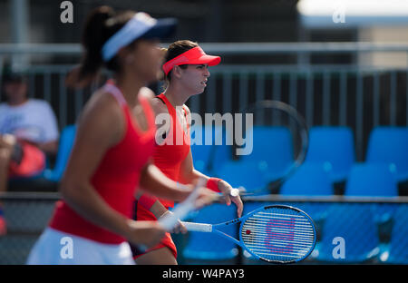 Priscilla Député d'Australie & Ajla Tomljanovic d'Australie jouant double à l'International WTA Sydney 2019 Tournoi de tennis de Premier ministre Banque D'Images