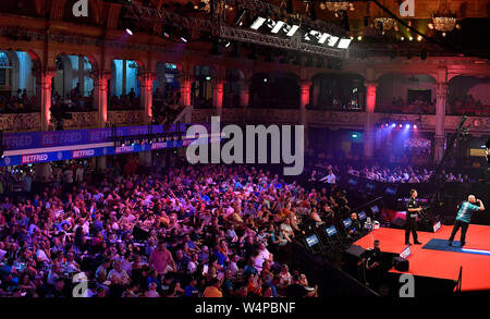 Empress Ballroom Winter Gardens Blackpool. 24 juillet, 2019. 2019 Betfred World Matchplay fléchettes ; cinq jours ; l'Empress Ballroom au Jardins d'hiver est rempli de fans appréciant les fléchettes Credit : Action Plus Sport/Alamy Live News Banque D'Images