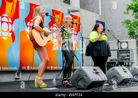 Groupe de musique country, les talons à jouer encore de Radio-canada Nooners, Vancouver, British Columbia, Canada Banque D'Images