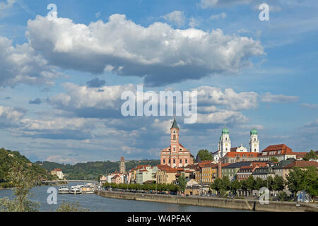 Vue panoramique sur la vieille ville de Schanzlbrücke, Passau, Bavière, Allemagne Banque D'Images