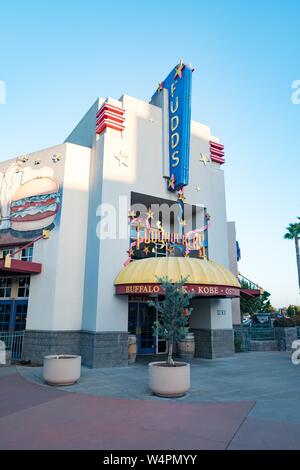 Façade de Fuddruckers, un burger restaurant connu pour servir des viandes exotiques, y compris le bison, le wapiti et l'autruche, au centre-ville de Dublin, Californie, 10 octobre 2018. () Banque D'Images