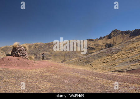 Trekking dans l'original de l'Inca vers les ruines de Huchuy Qosqo, Vallée Sacrée, Pérou Banque D'Images