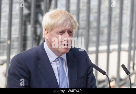 Londres, Royaume-Uni. 24 juillet, 2019. Nouveau premier ministre Boris Johnson parle aux médias de l'extérieur numéro 10 de Downing Street, à Londres. Credit : SOPA/Alamy Images Limited Live News Banque D'Images