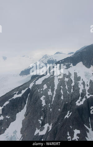 Vue aérienne de Mendenhall et Norris glaciers en Alaska. Banque D'Images