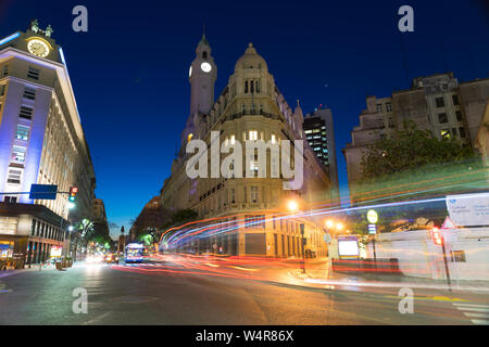 Scène de nuit dans la ville de Buenos Aires Banque D'Images