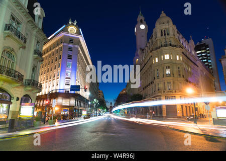 Scène de nuit dans la ville de Buenos Aires Banque D'Images