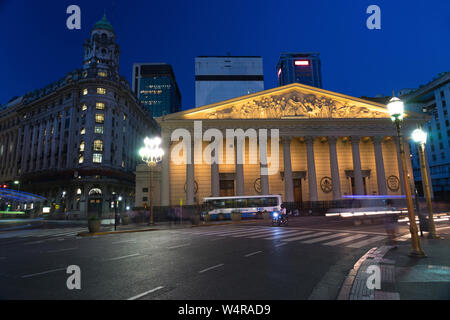 Scène de nuit dans la ville de Buenos Aires Banque D'Images