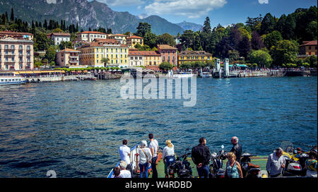 BELLAGIO, ITALIE, 01 juin 2019 : ferry à Bellagio, sur le lac de Côme, 01 juin 2019, à Bellagio, Italie Banque D'Images