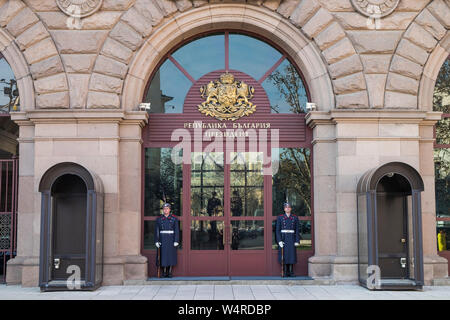 Bulgarie, Sofia, bâtiment de la présidence, guardsman Banque D'Images