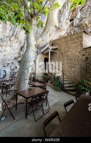 Ermitage troglodytique de Saint-Antoine dans les Gorges de Galamus près de Saint-Paul-de-Fenouillet (sud de la France), entre les "Pays Catalan" et "Pays Cath Banque D'Images