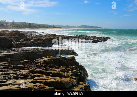 Plage d'Umzumbe à KwaZulu-Natal, Afrique du Sud - Station balnéaire dans l'océan Indien Banque D'Images