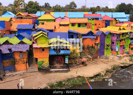 Kampung Warna Warni Jodipan Village coloré Malang Banque D'Images