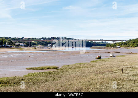 La rivière Torridge à marée basse à l'aval au pont de Torridge, de l'est l'eau, Bideford, Devon, UK Banque D'Images