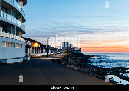 La promenade au coucher du soleil, Westward Ho !, Devon, UK Banque D'Images