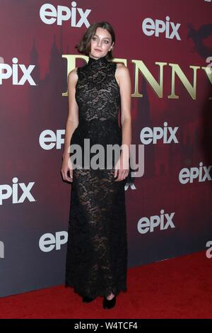 Los Angeles, CA, USA. 24 juillet, 2019. Emma Corrin aux arrivées de PENNYWORTH Premiere, Harmony Gold Theatre, Los Angeles, CA, 24 juillet 2019. Credit : Priscilla Grant/Everett Collection/Alamy Live News Banque D'Images