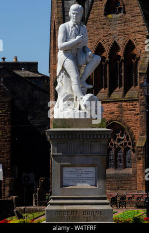 Une statue de Robert Burns (25 janvier 1759 - 21 juillet 1796) dans la région de Dumfries Scotland UK Banque D'Images