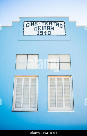 Oeiras, Brésil - Circa 2019 Juillet : Cine Theatre de Oeiras, construit en 1940 dans un style art déco. Oeiras a été la première capitale de l'État de Piauí (nord-est de l'o Banque D'Images