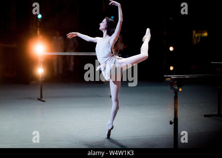 Ballerine russe Svetlana Lunkina dans Jerome Robbin's après-midi d'un Faune Banque D'Images