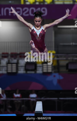 24 juillet 2019, Lima, Pérou : ANA IRENE PALACIOS de pratiques du Guatemala à la poutre lors de la formation podium avant la compétition tenue à la Jose Carlos Villa El Salvador à Lima, Pérou. Credit : Amy Sanderson/ZUMA/Alamy Fil Live News Banque D'Images