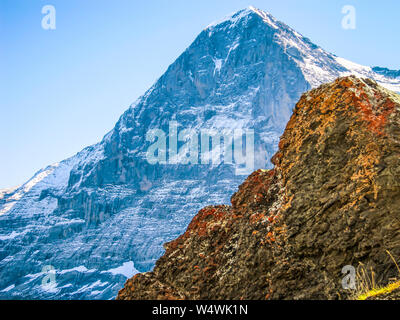 Vue sur la montagne Eiger depuis le long du Männlichen à Kleine Scheidegg Panorama Trail. Berner Oberland, Suisse. Banque D'Images