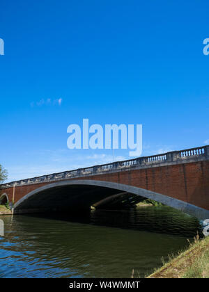 M25 Pont Runnymede, Tamise, Egham, England, UK, FR. Banque D'Images