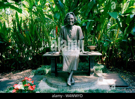 Statue de la princesse Srinagarinda la mère du roi Bhumibol dans Princesse Mère Memorial Park à Bangkok en Thaïlande en Asie du Sud-Est Extrême-Orient Banque D'Images