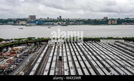 New York, USA - 21 juin 2019 : Vue aérienne de la gare de triage d'Hudson. Banque D'Images