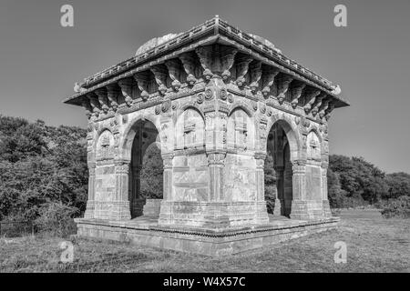 Pavagadh Champaner , , Gujarat , India-December 07, 2014-Vue de cénotaphe près de Chennai Masjid Banque D'Images