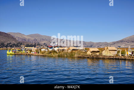 Îles flottantes Uros, Lac Titicaca, Puno, Pérou Banque D'Images