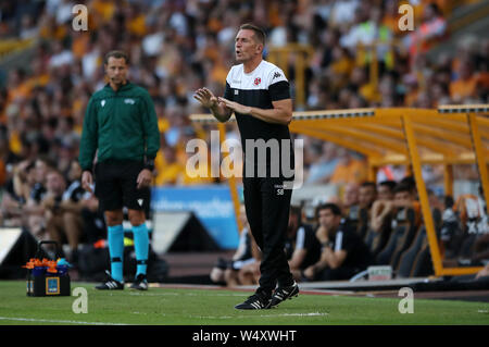 Stephen Baxter gestionnaire des croisés au cours de la Ligue Europa match de qualification à Molineux, Wolverhampton. Banque D'Images