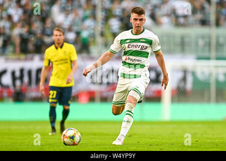 Karol Fila de Pagan Gdansk vu en action au cours de l'UEFA Europa League match qualificatifs Pagan entre Gdansk et Brondby si au stade Energa.(score final ; Pagan Gdansk 2:1 Luinya SI) Banque D'Images