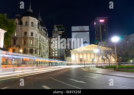 Scène de nuit dans la ville de Buenos Aires Banque D'Images