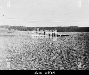 Bouvet de France en train de chavirer dans les Dardanelles le 18 mars 1915. Banque D'Images