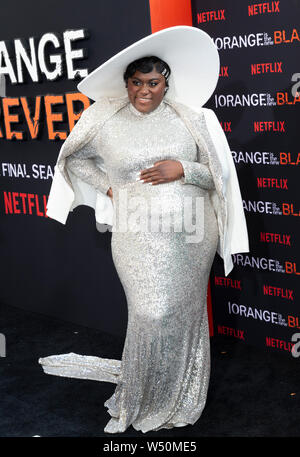 New York, NY - 25 juillet 2019 : Danielle Brooks portant par Christian Siriano robe assiste à 'Orange est le nouveau noir' saison finale première mondiale au Alice Tully Hall du Lincoln Center Banque D'Images