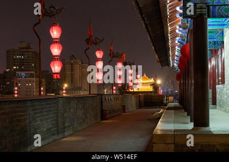 Les bâtiments anciens, de la Chine, xian allumé nuit Banque D'Images