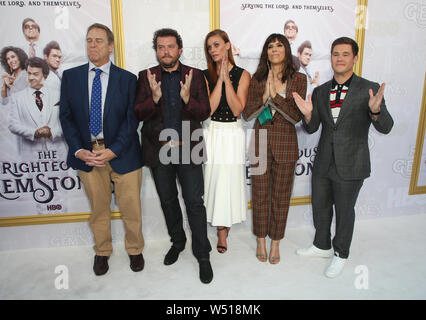 Hollywood, CA. Le 25 juillet, 2019. John Goodman, Danny McBride, Cassidy Freeman Patterson, Edi, Adam DeVine, à la première de Los Angeles Nouvelle Série HBO "Les pierres juste à des studios Paramount à Hollywood, Californie le 25 juillet 2019. Credit : Faye Sadou/media/Alamy Punch Live News Banque D'Images