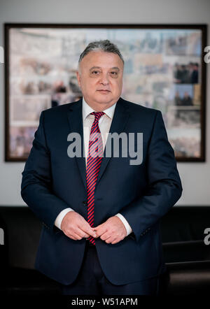 Berlin, Allemagne. Le 25 juillet, 2019. Jeremy Issacharoff, diplomate et Ambassadeur de l'Etat d'Israël en Allemagne, admis à l'ambassade d'Israël. Crédit : Michael Kappeler/dpa/Alamy Live News Banque D'Images