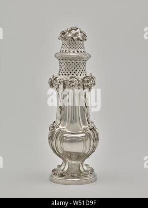 (L'un des Roulette sucre une paire) (sucrier à poudre), Simon Gallien (français, est mort (1757) 1714 master), Paris, France, 1743, Argent, 26 × 11,4 cm, 1042.44 g (10 1/4 x 4 1/2 in., 33,5152 ozt Banque D'Images