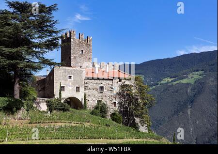 Au-dessus de Château Hochnaturns Naturns, 13e siècle, la forteresse, la tour résidentielle Romane Vinschgau, Tyrol du Sud, Italie Banque D'Images