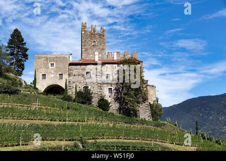 Au-dessus de Château Hochnaturns Naturns, 13e siècle, la forteresse, la tour résidentielle Romane Vinschgau, Tyrol du Sud, Italie Banque D'Images