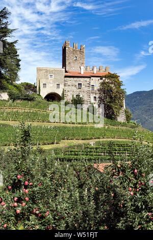 Au-dessus de Château Hochnaturns Naturns, 13e siècle, la forteresse, la tour résidentielle Romane Vinschgau, Tyrol du Sud, Italie Banque D'Images