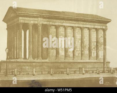 La Maison Carrée à Nîmes (temple romain antique), Pierre-Émile-Joseph Pécarrère (Français, 1816 - 1904), Nîmes, France, 1851, sur papier salé imprimer à partir d'un négatif papier ciré, 19 x 25,6 cm (7 1/2 x 10 1/16 po Banque D'Images