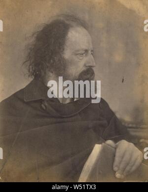 Alfred Tennyson, Julia Margaret Cameron (britannique, né en Inde, 1815 - 1879), l'eau douce, l'île de Wight, en Angleterre, en mai 1865, à l'albumine argentique, 25,6 × 21 cm (10 1/16 x 8 1/4 in Banque D'Images