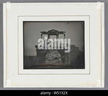 L'Arche d'Hadrien, Athènes, le Philippos Margaritis (grec, 1810 - 1892), et Philibert Perraud (Français, né en 1815), 1846-1847, daguerréotype, 7 × 9,1 cm (2 3/4 x 3 9/16 in Banque D'Images