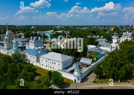 Monastère de la Sainte Trinité et l'annonciation monastère à Mourom, la Russie. Vue aérienne drone Banque D'Images