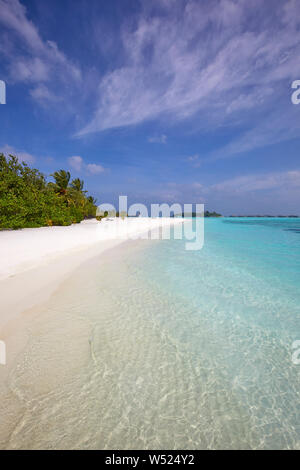 Le sable blanc de Paradise Island (Lankanfinolhu), Maldives Banque D'Images