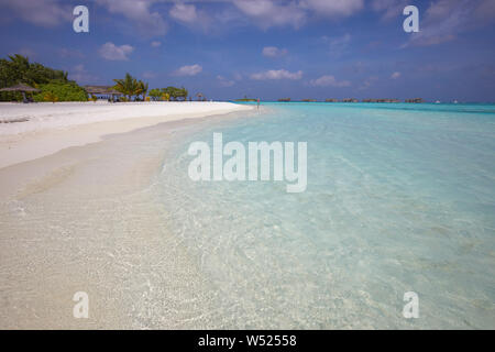 Le sable blanc de Paradise Island (Lankanfinolhu), Maldives Banque D'Images