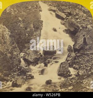 Cascade dans la vallée de Lauterbrunnen. Suisse., William Angleterre (Grande-Bretagne, 1816 - 1896), 1863-1864, à l'albumine argentique Banque D'Images